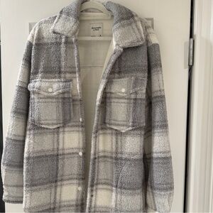 Abercrombie & Fitch Gray and Cream Plaid Sherpa Teddy Jacket